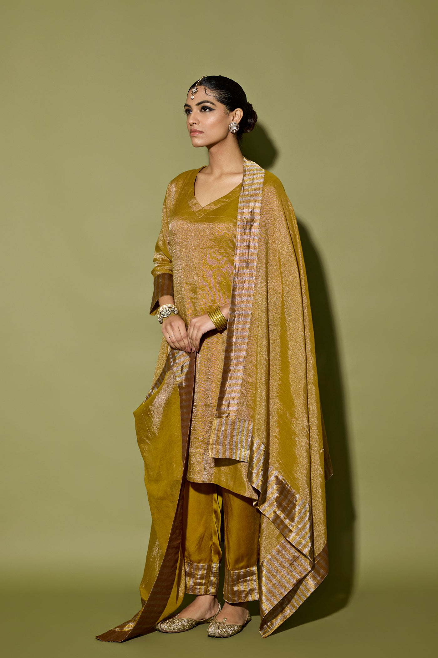 ASYMMETRICAL KURTA SET