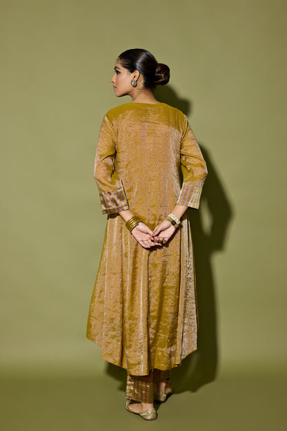ASYMMETRICAL KURTA SET