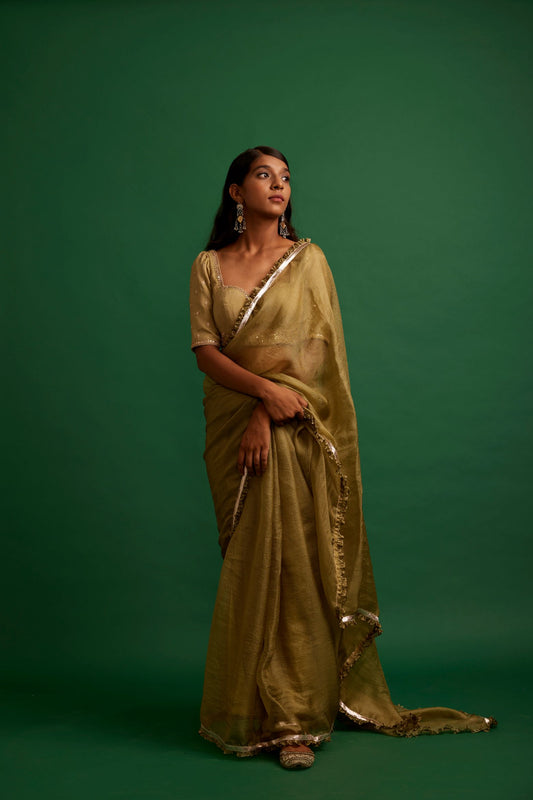 SAREE WITH BLOUSE AND BELT