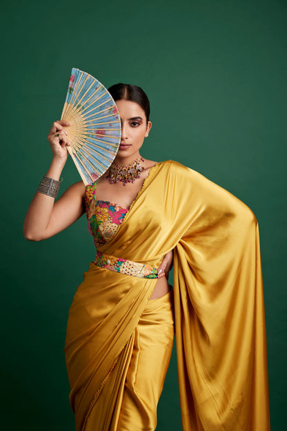SAREE WITH BLOUSE AND BELT