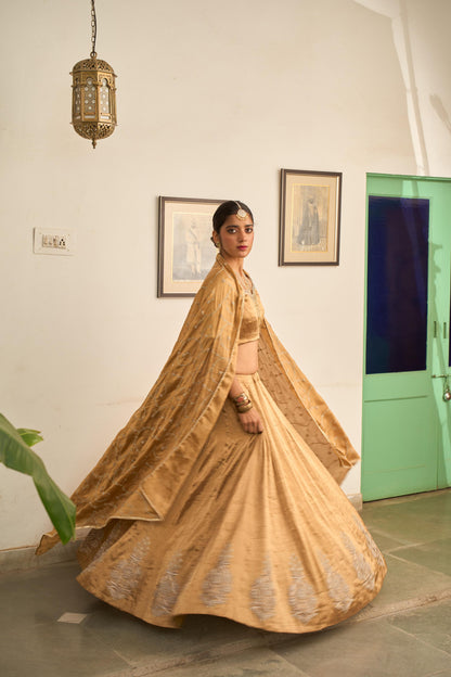 SUVARNA LEHENGA SET